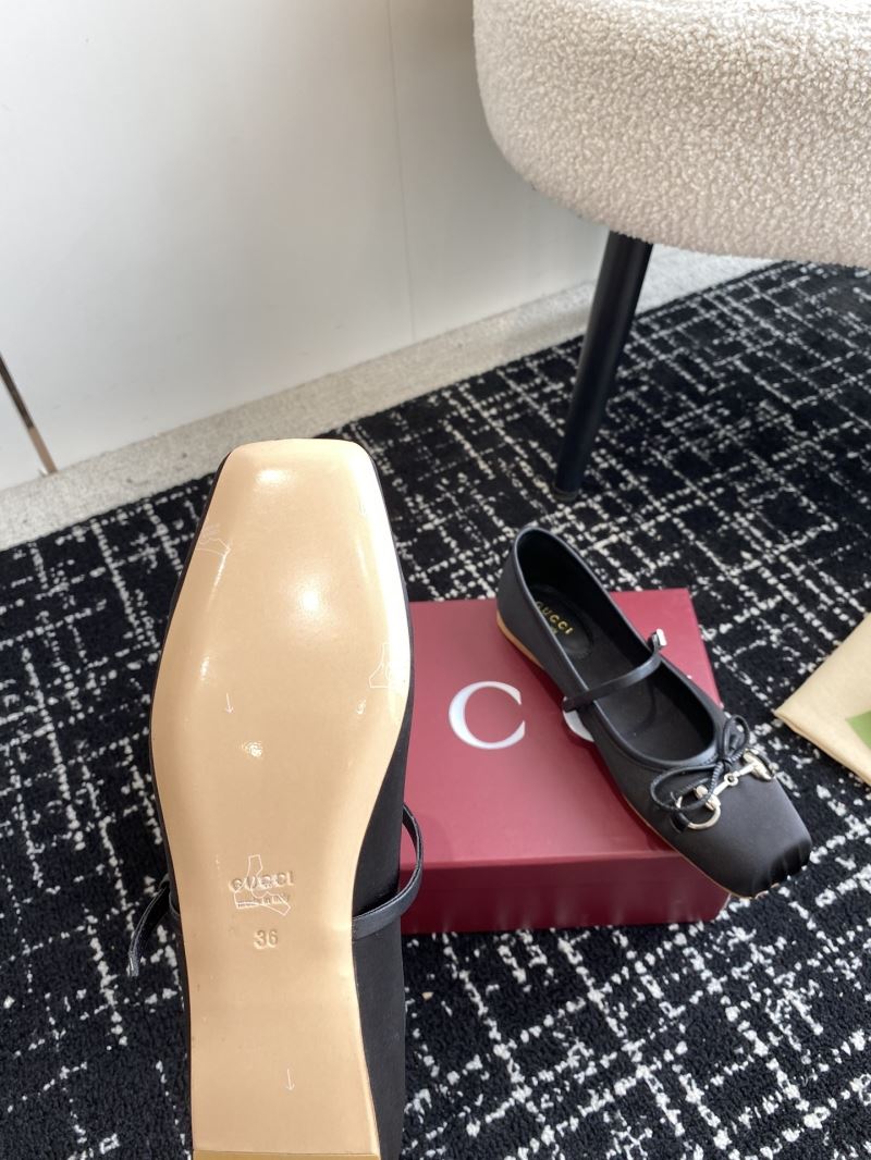 Gucci Flat Shoes